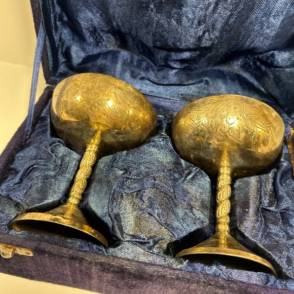 Vintage Silver Plated Cordial Goblets Pair Etched Grape Pattern w Velvet Box - Picture 15 of 15